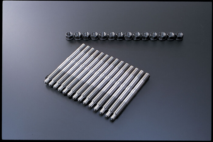 Tomei Head Studs Set RB26DETT